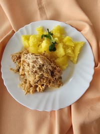 Mäsové guľky v kyslej kapuste